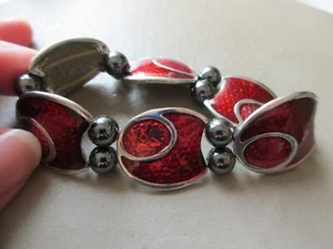 BONITA PULSERA ELÁSTICA VINTAGE DE ESMALTE ROJO HEMATITA TONO PLATEADO ABSTRACTO ROSAS - Imagen 1 de 4