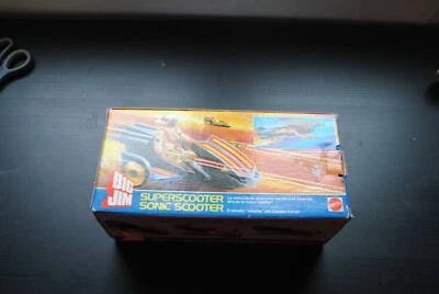 BIG JIM MATTEL " SUPER SONIC SCOOTER " RARO PLAY SET IN SCATOLA - Immagine 1 di 4