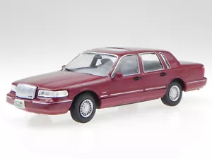 Lincoln Town Car red 1996 modelcar WB133 Whitebox 1:43 - Picture 1 of 4