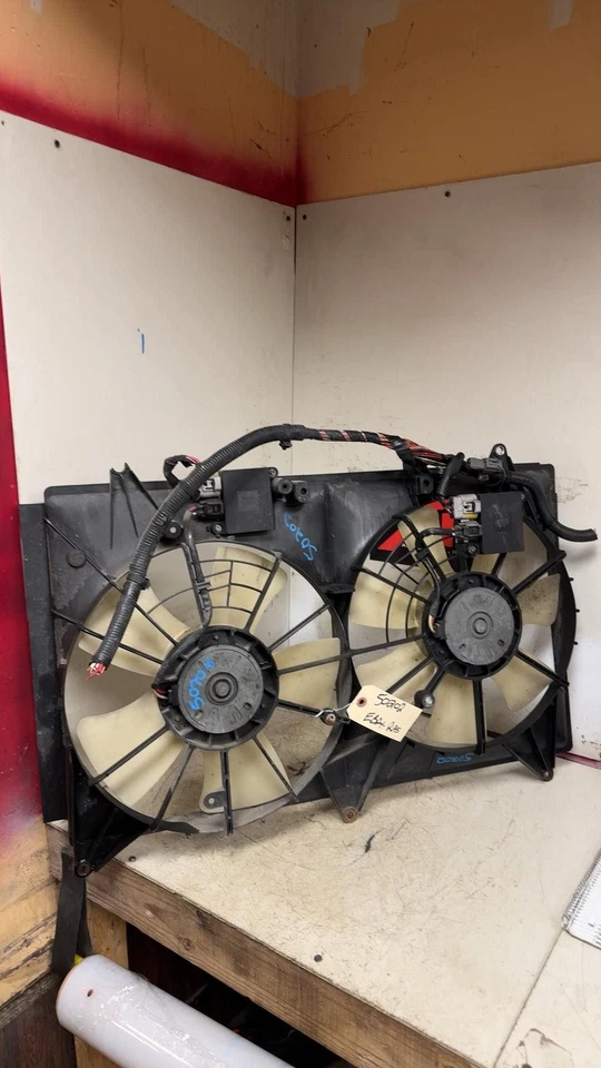 2007-2009 MAZDA CX-7 ELECTRIC COOLING MOTOR FAN ASSEMBLY Foto 1 de 4