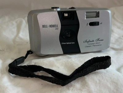 Vintage Bell & Howell Infinite Focus 35mm Panorama Fixed Camera 250NP - Image 1 of 4