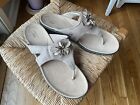 NEW COLLECTION BY CLARKS Women’s Laurieann Gema Thong Sand Sandal 12 W