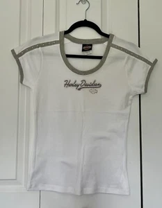 Harley Davidson White Women's Short Sleeve Embroidered Top Size M - VF Imagewear - Picture 1 of 12