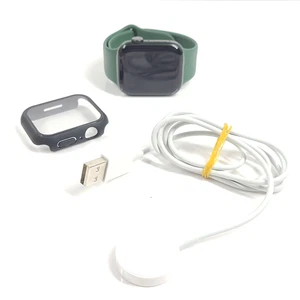 Apple Watch Series 7 45 mm A2474 aluminium + étui céramique GPS uniquement - bracelet M/L - Photo 1 sur 9