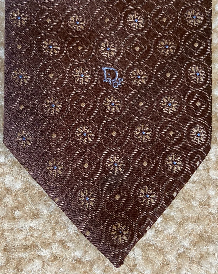 Corbata Christian Dior mezcla seda marrón azul detalles 55” longitud hecha en EE. UU. Foto 1 de 4