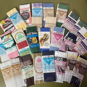 Lotto di 28 nastri bias vintage flex pizzo cucitura rilegatura orlo faccia colore varietà nuovi - Foto 1 di 7