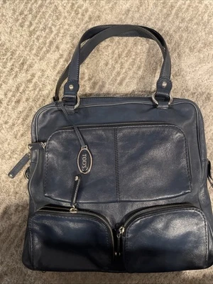 TOD’S Handbag Navy Blue leather With Multi Pocket. In Good Condition - Image 1 of 4