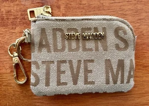 Steve Madden Cash/Card Wallet, Beige W/ brown Logo - Picture 1 of 2