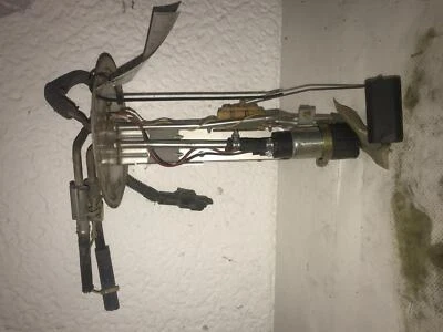 Used Fuel Pump fits: 1997  Ford f150 pickup Pump Assembly 6-255 4.2L 4x2 2/5 Foto 1 de 4