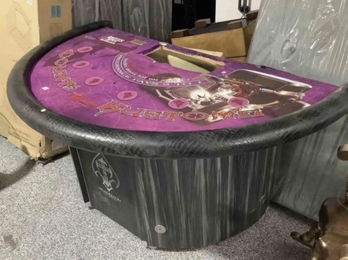 Mesa de Blackjack Counts Car Kustoms Las Vegas de Tropicana Hotel única en su clase Foto 1 de 4