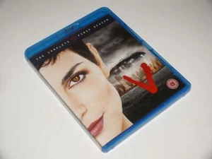 Blu-Ray ~ V ~ The Complete First Season ~ Mitchell / Chestnut / Gretsch - Picture 1 of 1
