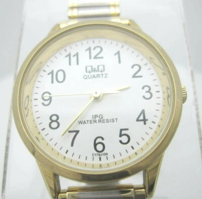 Women's Q & Q Quartz 3 Bar Water Resistant Analog Dial Round Casual Watch (B478) - Image 1 of 4