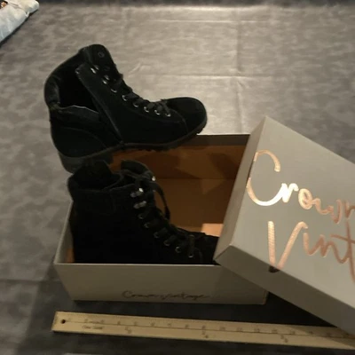 Crown Vintage Botas Mujer 8 Negro Otter Tobillo Usado en Excelente Condición Con Caja Foto 1 de 4