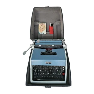 Vintage 1960s Olivetti Underwood 21 Blue Portable Typewriter in case. N.Mint. - Picture 1 of 20