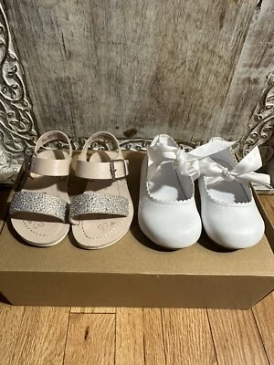 SANDALIAS DE VESTIR BAILARINA BLANCA Y OLIVA NIÑA PEQUEÑA TALLA 6 y talla 5 Foto 1 de 4