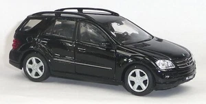 Mercedes Benz ML 350 Sammlermodell schwarz ca. 12cm Neuware von WELLY - Picture 1 of 3