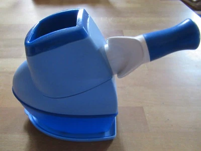 Tupperware Mahlchef Käsereibe Universalreibe Käsemühle 400 ml blau - TOP - Bild 1 von 4