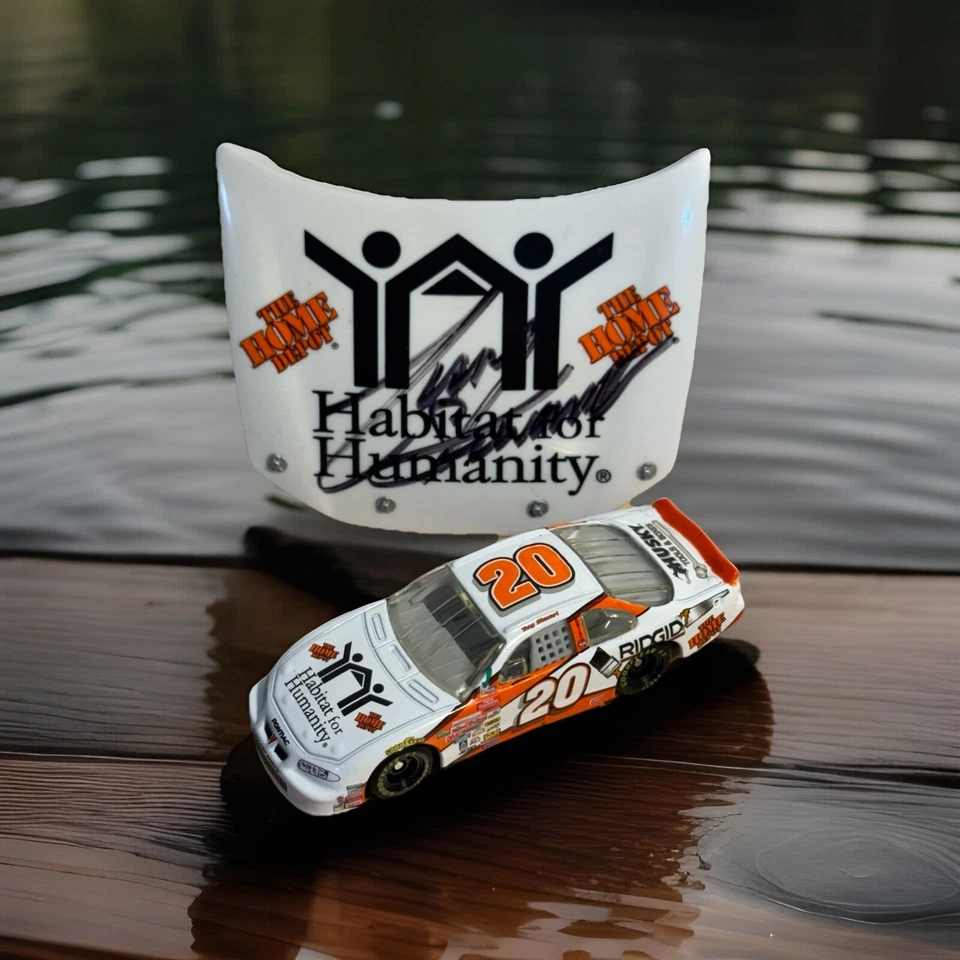 1/64 Nascar Diecast, Tony Stewart # 20, Home Depot con capucha de autógrafo Foto 1 de 1