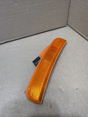 Оригинальный левосторонний габаритный фонарь для Chrysler Pacifica Voyager 2017-2026 годов выпуска  - Изображение 1 из 3