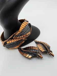 Juego de brazaletes y pendientes de cobre Whiting and Davis MCM. - Imagen 1 de 16