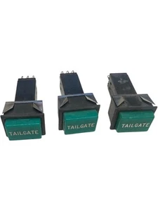 Dialight 554-0001, 554-1131 Pushbutton Switch (LOT OF 3) **SALE** - Picture 1 of 3