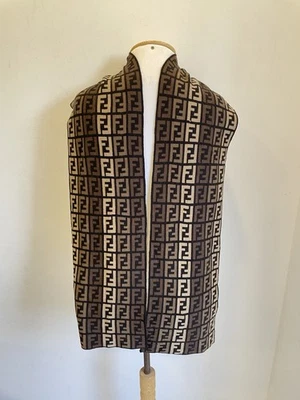 Lenço xale AS# Fendi marrom preto monograma FF envoltório padrão Fendi Zucca - Imagem 1 de 4