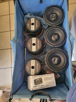 amplificador estéreo coche 4 canales y subs y reproductor de MP5 en tablero Foto 1 de 4