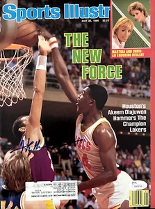 Hakeem Olajuwon Signed May 26, 1986 Sports Illustrated Magazine JSA Authentic - Picture 1 of 2