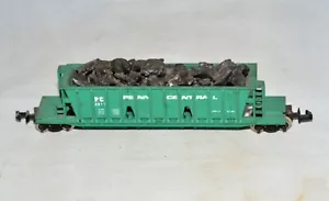 N scale Trix Penn Central PC 8517 Green Longitudinal Hopper w/ Real Coal Load - Picture 1 of 6