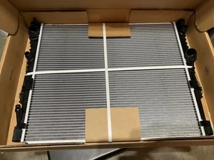 Radiator Nissens 606236 - Foto 1 di 2