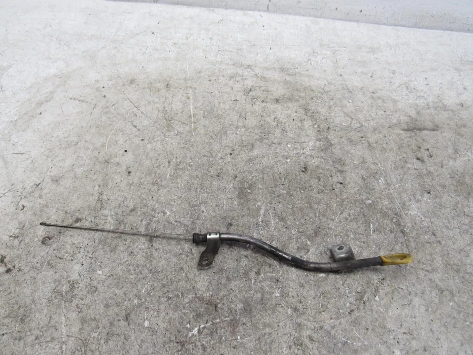 2001 2009 Toyota Prius 1.5L engine motor dip stick dipstick tube guide oil check Foto 1 de 4