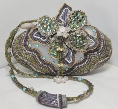 Bolso de hombro vintage retirado Mary Frances "flor mariposa" con cuentas forma ovalada Foto 1 de 4