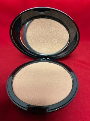 Signature Club A Jet Tech Wet Set Creamy Sheer Lace Lightweight Powder #1 Fair - Image 1 of 4