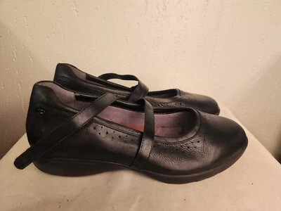 Aravon By New Balance Women’s 11D Black Embossed Leather Mary Jane Shoes #25 - Image 1 of 4