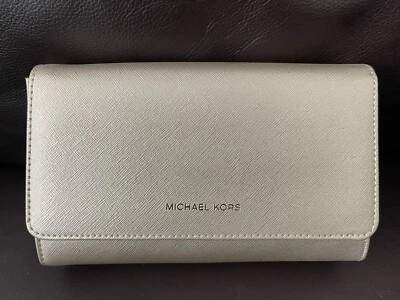 MICHAEL KORS BEAUTY CLUTCH BAG