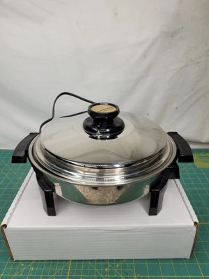 Электрическая сковорода Kitchen Craft West Bend 11 дюймов с вентилируемой крышкой из нержавеющей стали - Изображение 1 из 4