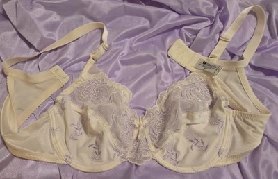 SUJETADOR CON AROS SEMI TRANSPARENTE BORDADO MARFIL Y PÚRPURA VINTAGE WACOAL 85775 38B Foto 1 de 3