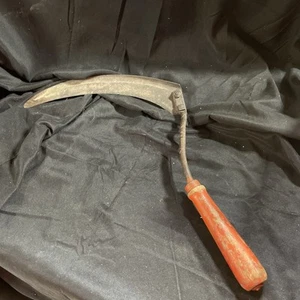 Vintage Hand Scythe Primitive Farm Sickle Cutter Rustic Barn Tool - Picture 1 of 5