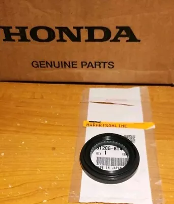 Genuine Honda Acura OEM RIGHT Axle Seal V6 2010+ Accord Pilot TL AUTO NEW SEALED - Image 1 of 3