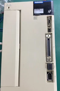 Servoaccionamiento YASKAWA SGD7S-200A00A002 - Imagen 1 de 1