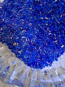 BN 75 g 2 - 3 mm DARK BLUE SEED + 3mm HEXAGON BUGLE AURORA BOREALIS GLASS BEADS - Picture 1 of 3