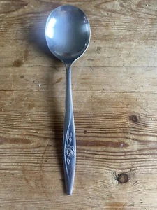 1 ONEIDA Oneidacraft DELUXE STAINLESS LASTING ROSE Round Soup Spoon - Picture 1 of 5