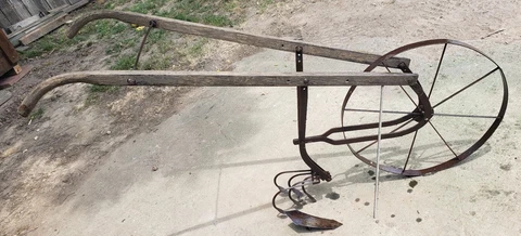 CULTIVATOR PUSH PLOW  , WHEEL GARDEN HOE . Original! Cover