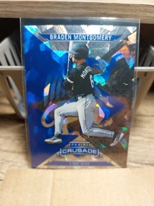 2025 Panini Crusade Braden Montgomery Blue Cracked Ice No 15 - Bild 1 von 2
