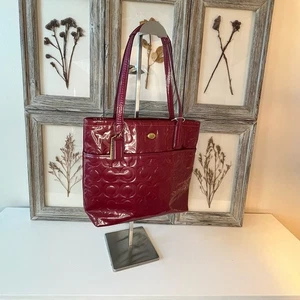 Bolso de Mano Coach Passion Berry Charol - Imagen 1 de 11