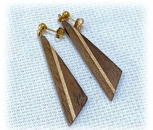 Pendientes colgantes de madera únicos hechos a mano con incrustaciones de madera dos tonos ligeros #4 - Imagen 1 de 5