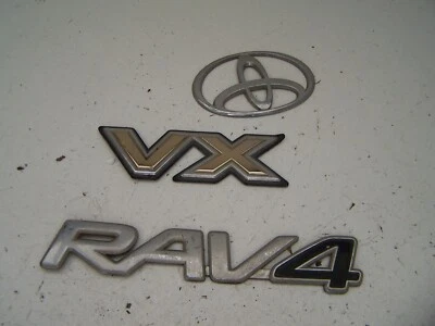 Insignia de puerta trasera Toyota Rav4 (1994-1997)  Foto 1 de 2