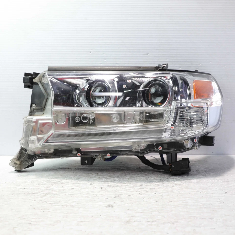 Farol lateral esquerdo projetor LED duplo Toyota Land Cruiser Premium 2016-2021 fabricante de equipamento original - Imagem 1 de 4