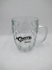 Taza de cerveza pesada Cheers Boston vidrio transparente con hoyuelos Stein 16 oz ¡Ten una para la norma! - Imagen 1 de 3
