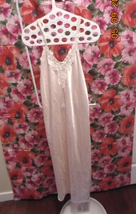 VTG Maryann's Boutique Lingerie Pink Satin Nightgown Lace trimmed -USA- Size M - Picture 1 of 4